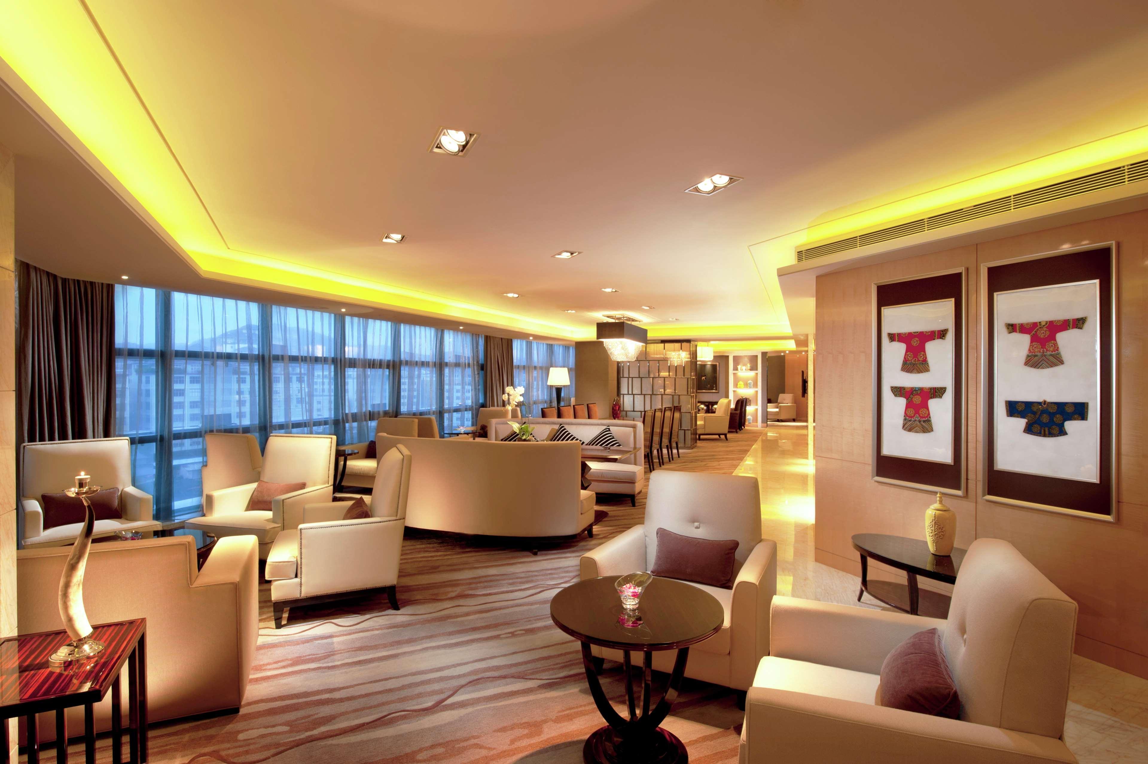 Hilton Guangzhou Baiyun - Free Shuttle For Canton Fair Period, Close To Luhu Golf Club & Leather Market Exterior photo