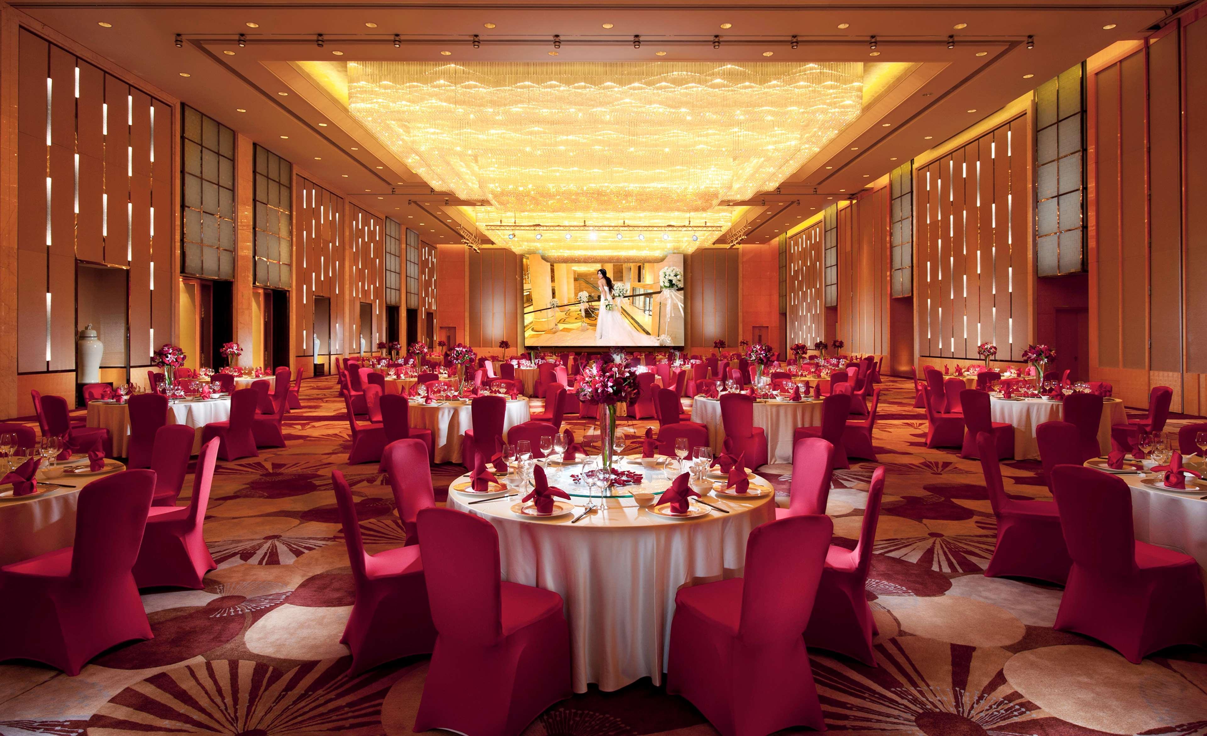 Hilton Guangzhou Baiyun - Free Shuttle For Canton Fair Period, Close To Luhu Golf Club & Leather Market Exterior photo