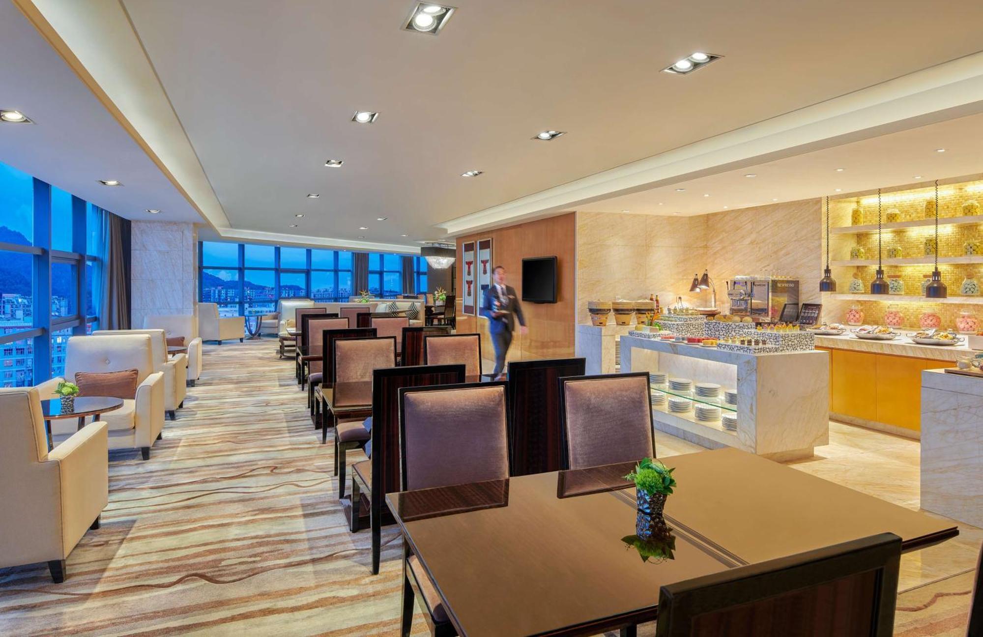 Hilton Guangzhou Baiyun - Free Shuttle For Canton Fair Period, Close To Luhu Golf Club & Leather Market Exterior photo