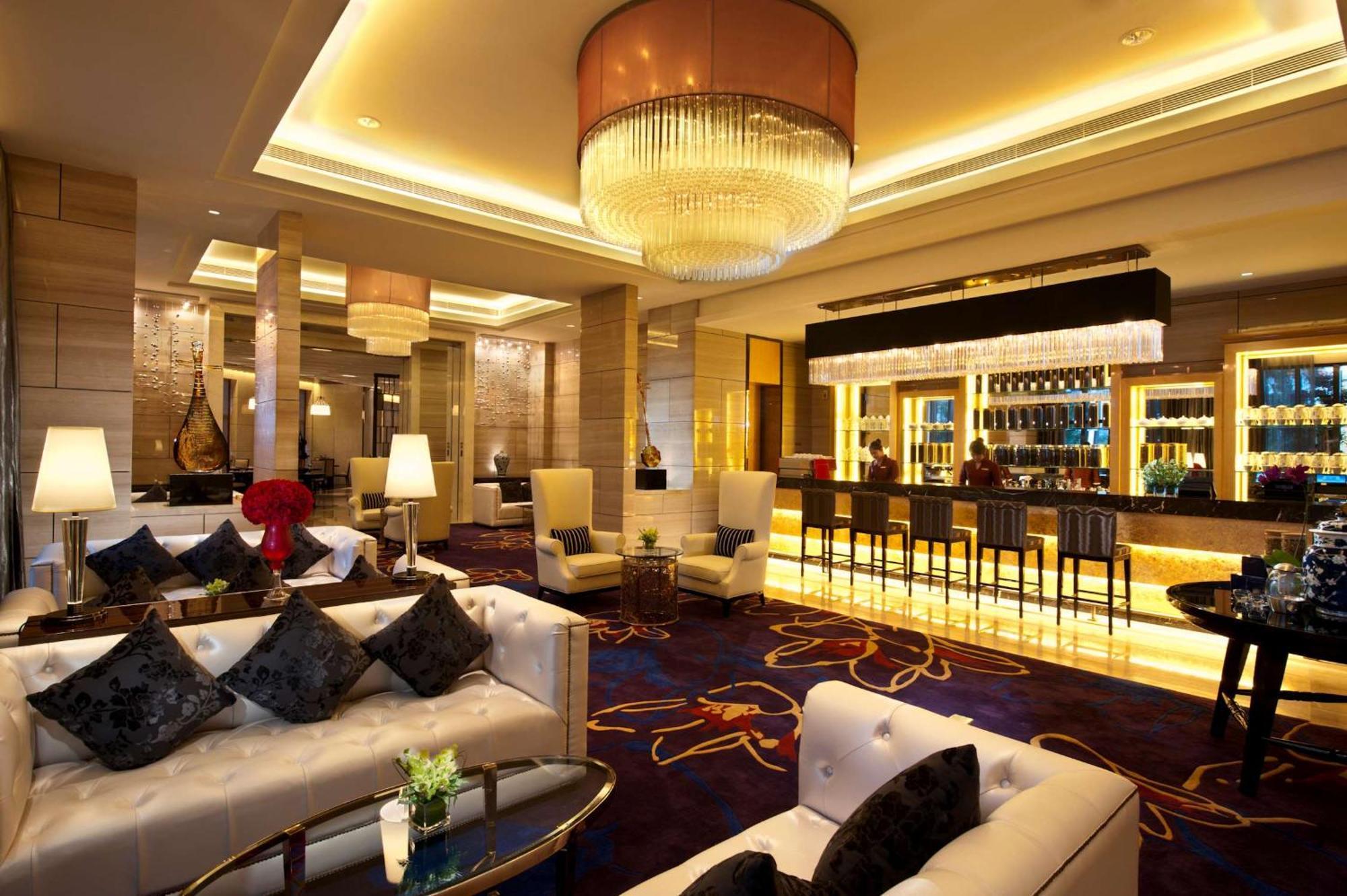 Hilton Guangzhou Baiyun - Free Shuttle For Canton Fair Period, Close To Luhu Golf Club & Leather Market Exterior photo