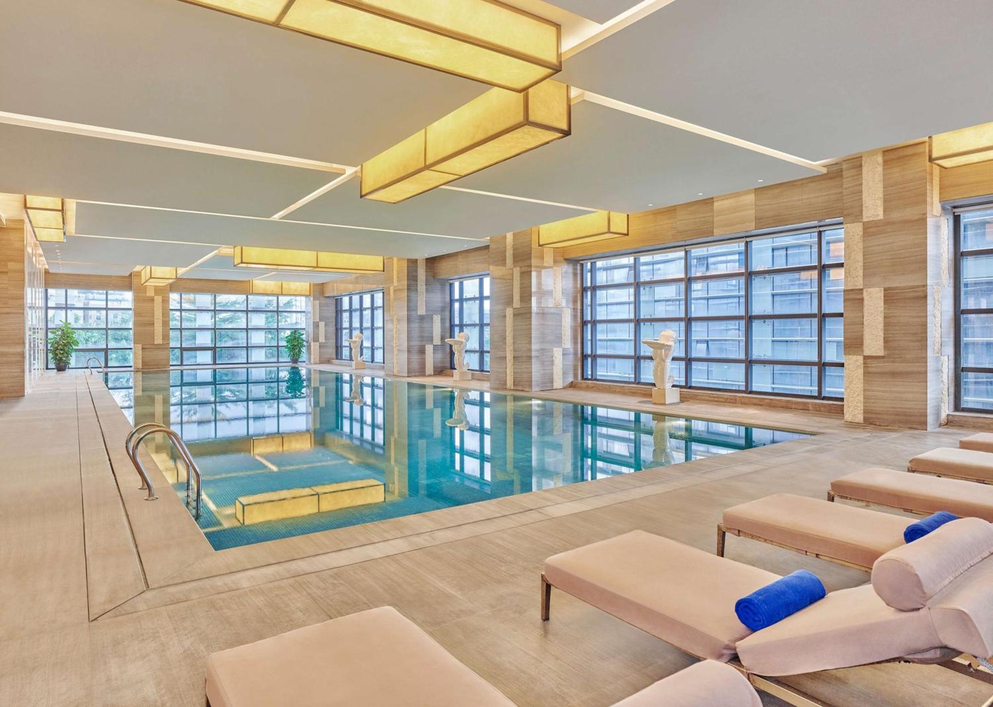 Hilton Guangzhou Baiyun - Free Shuttle For Canton Fair Period, Close To Luhu Golf Club & Leather Market Exterior photo