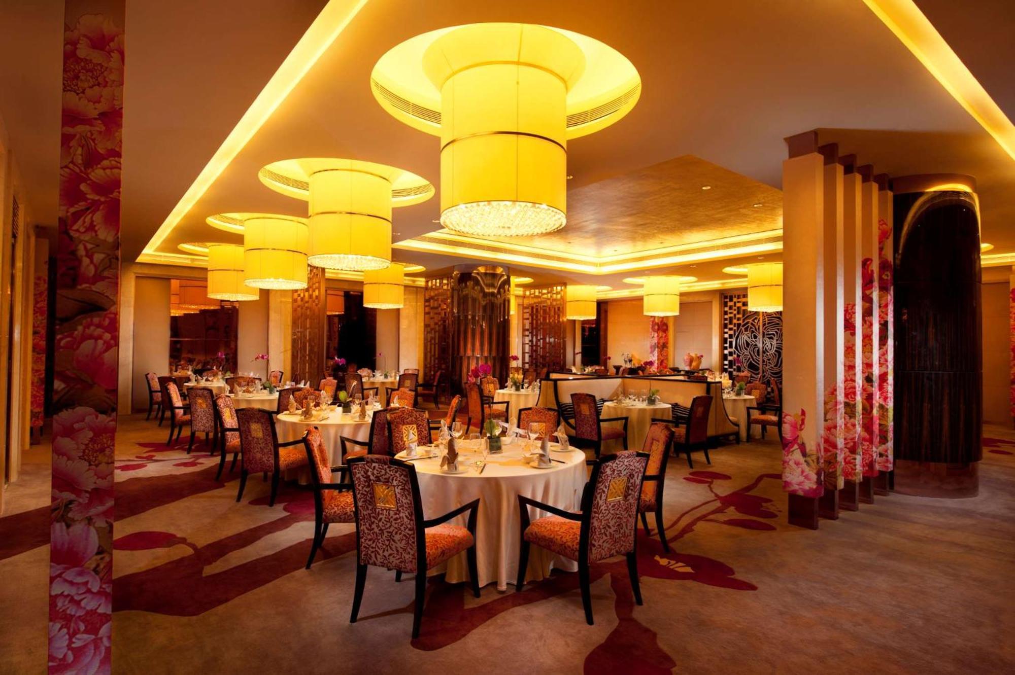 Hilton Guangzhou Baiyun - Free Shuttle For Canton Fair Period, Close To Luhu Golf Club & Leather Market Exterior photo
