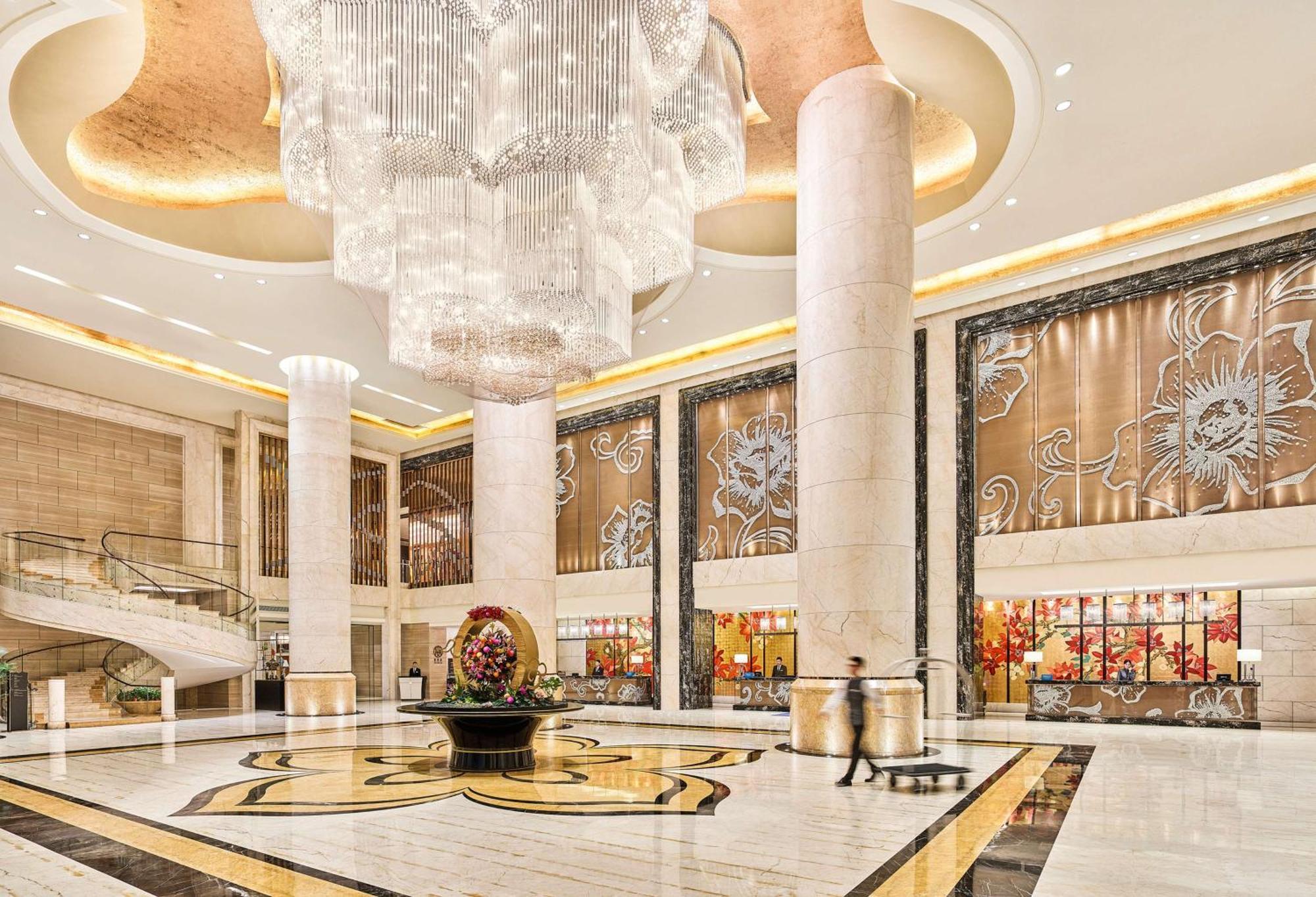 Hilton Guangzhou Baiyun - Free Shuttle For Canton Fair Period, Close To Luhu Golf Club & Leather Market Exterior photo