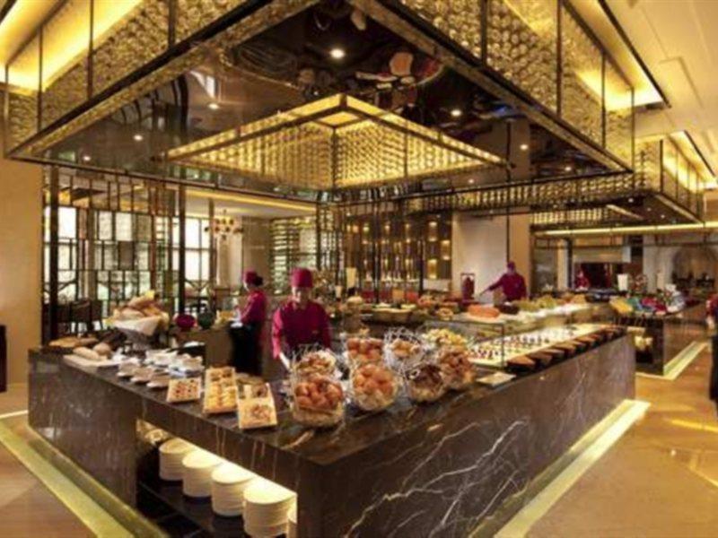 Hilton Guangzhou Baiyun - Free Shuttle For Canton Fair Period, Close To Luhu Golf Club & Leather Market Exterior photo